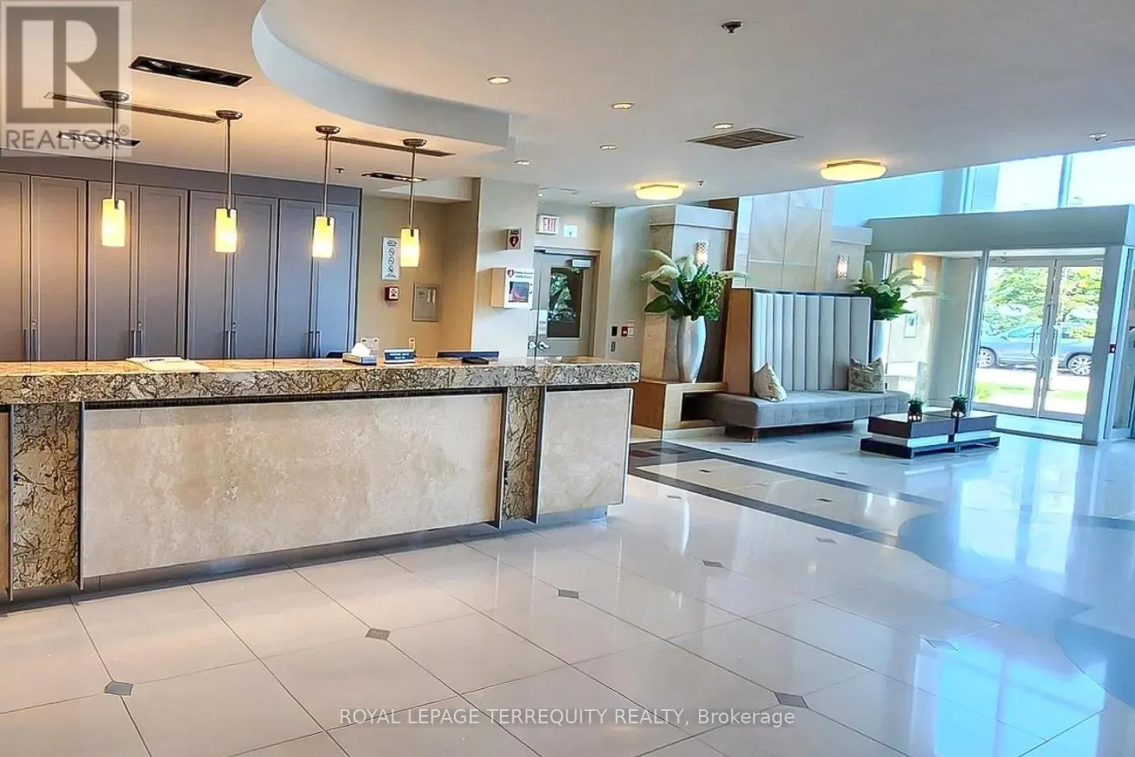320 - 58 MARINE PARADE DRIVE
