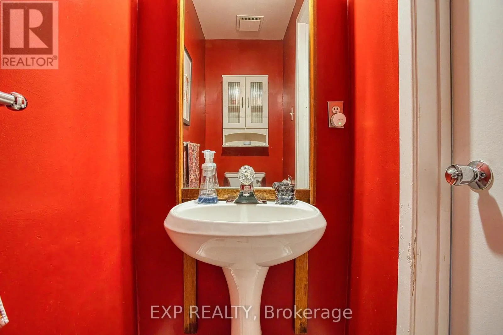 84 - 680 REGENCY COURT