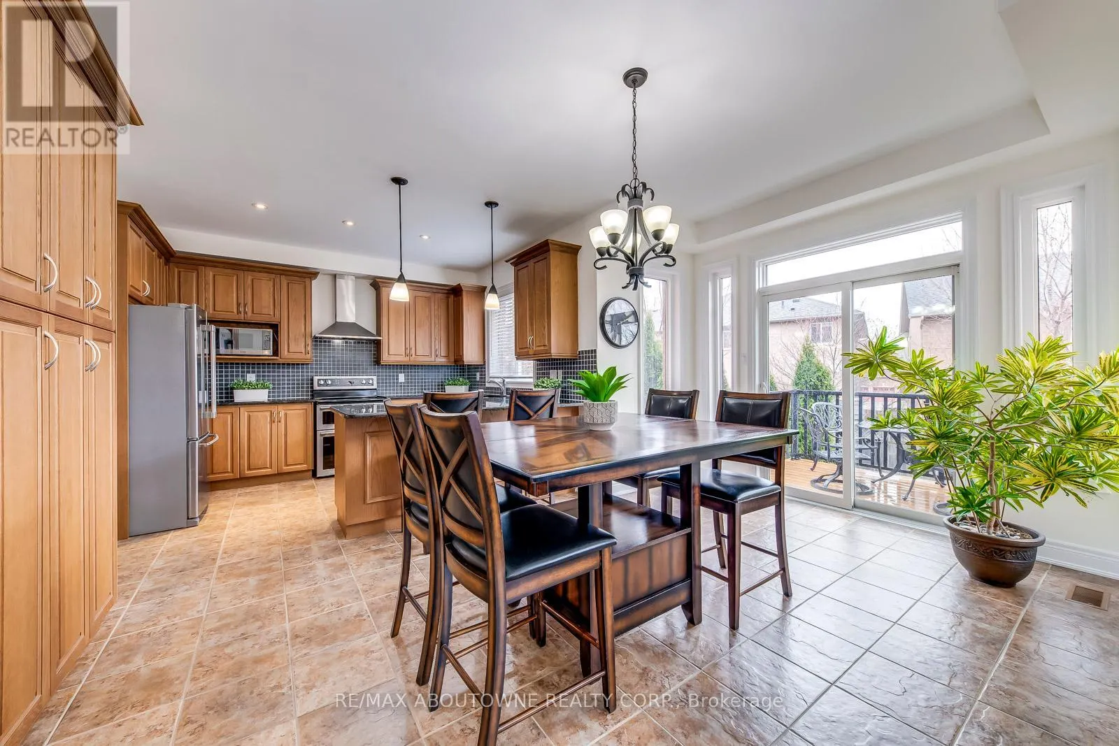 2218 HATFIELD DRIVE