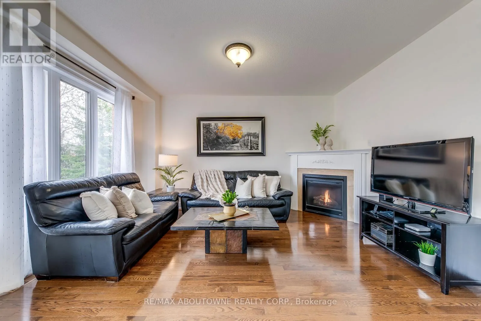 2218 HATFIELD DRIVE