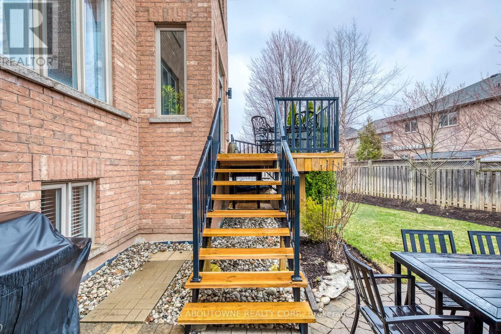 2218 HATFIELD DRIVE