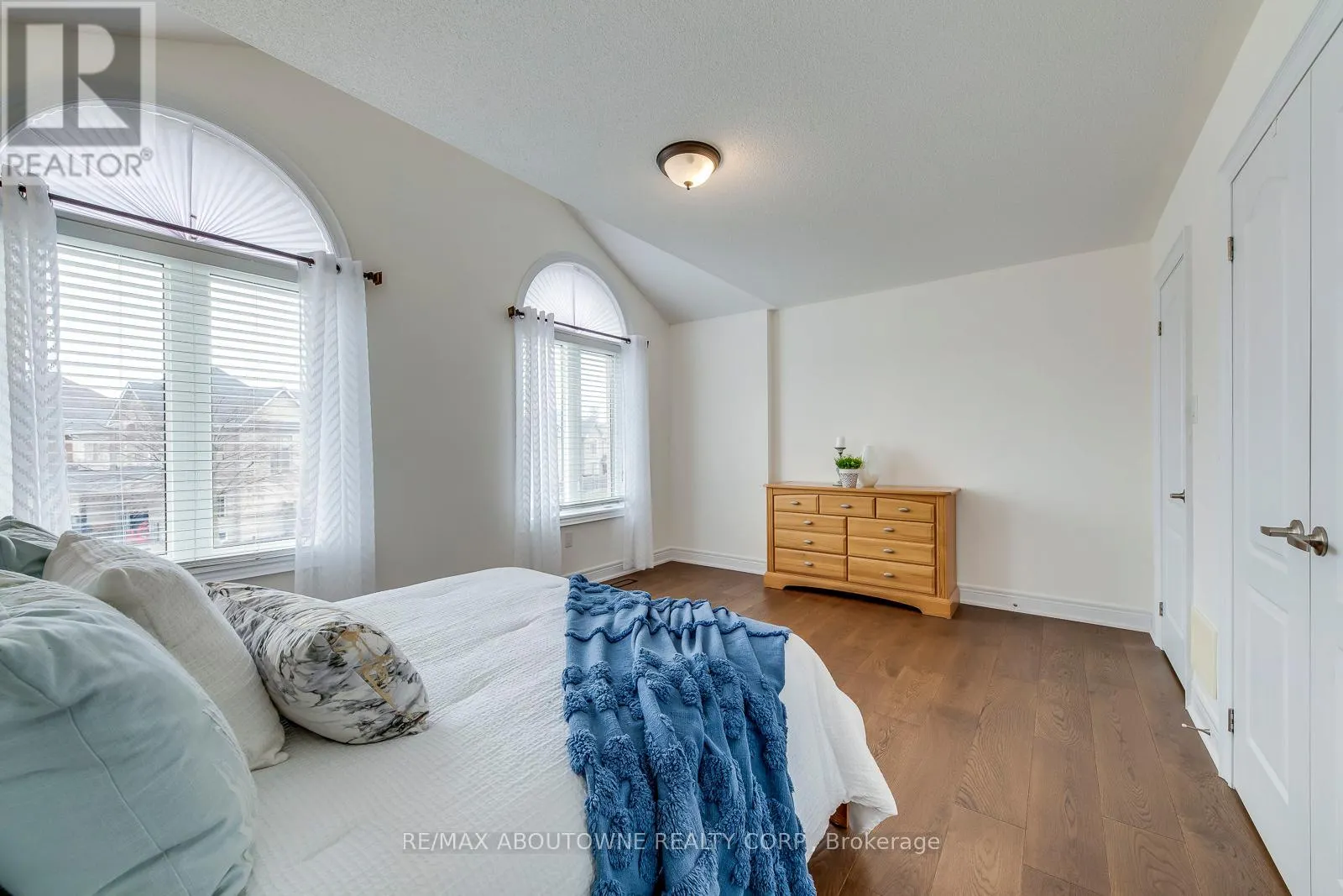 2218 HATFIELD DRIVE
