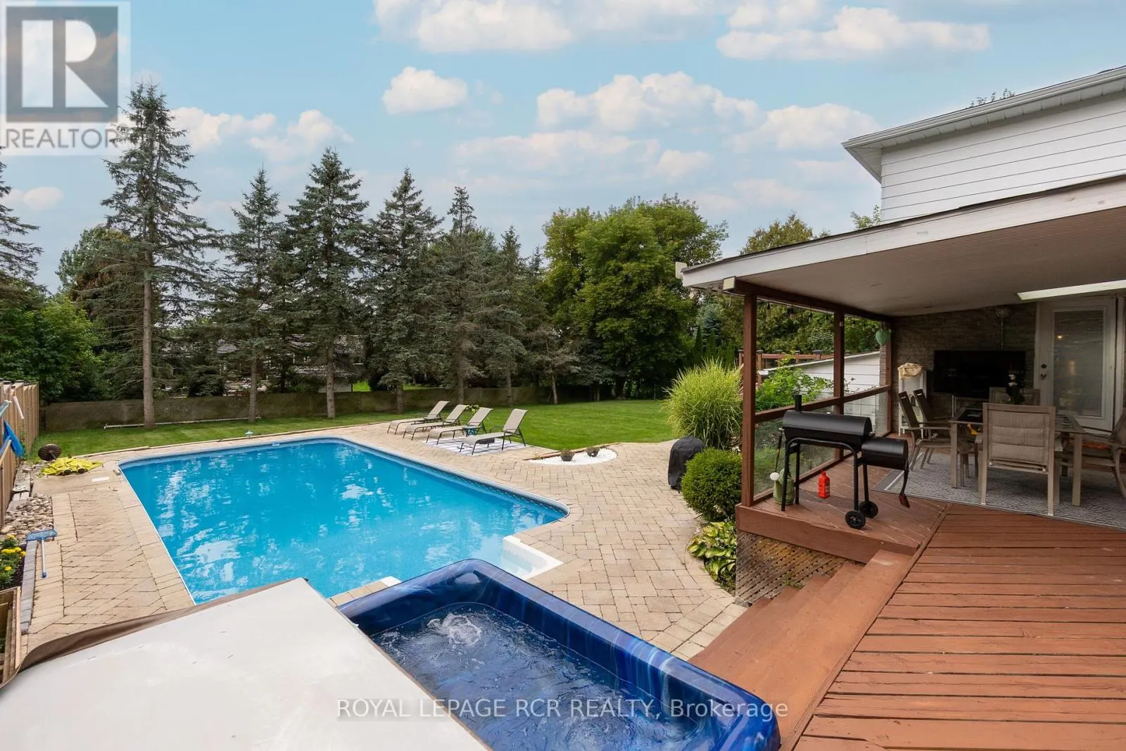 45 WESTVIEW CRESCENT