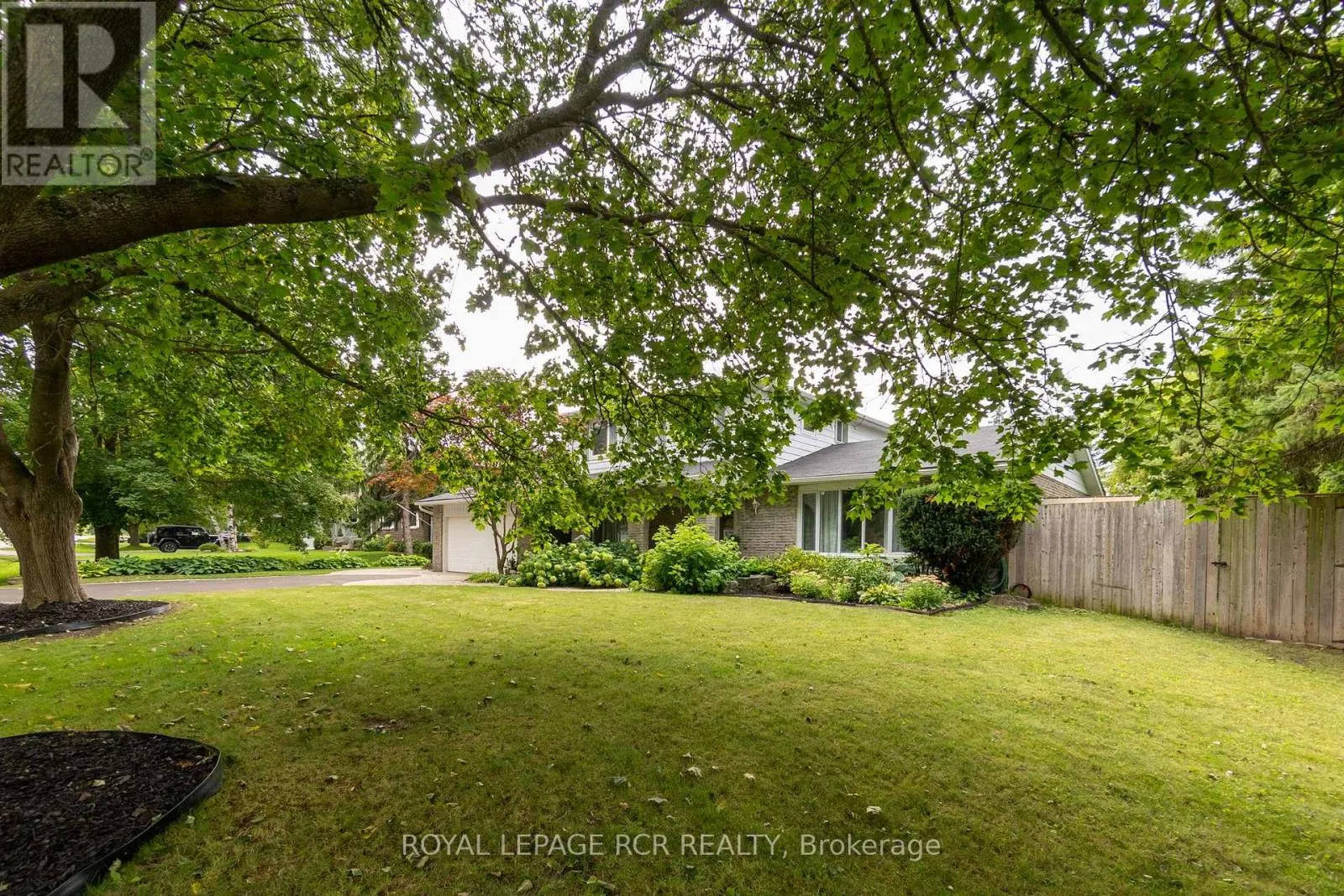 45 WESTVIEW CRESCENT
