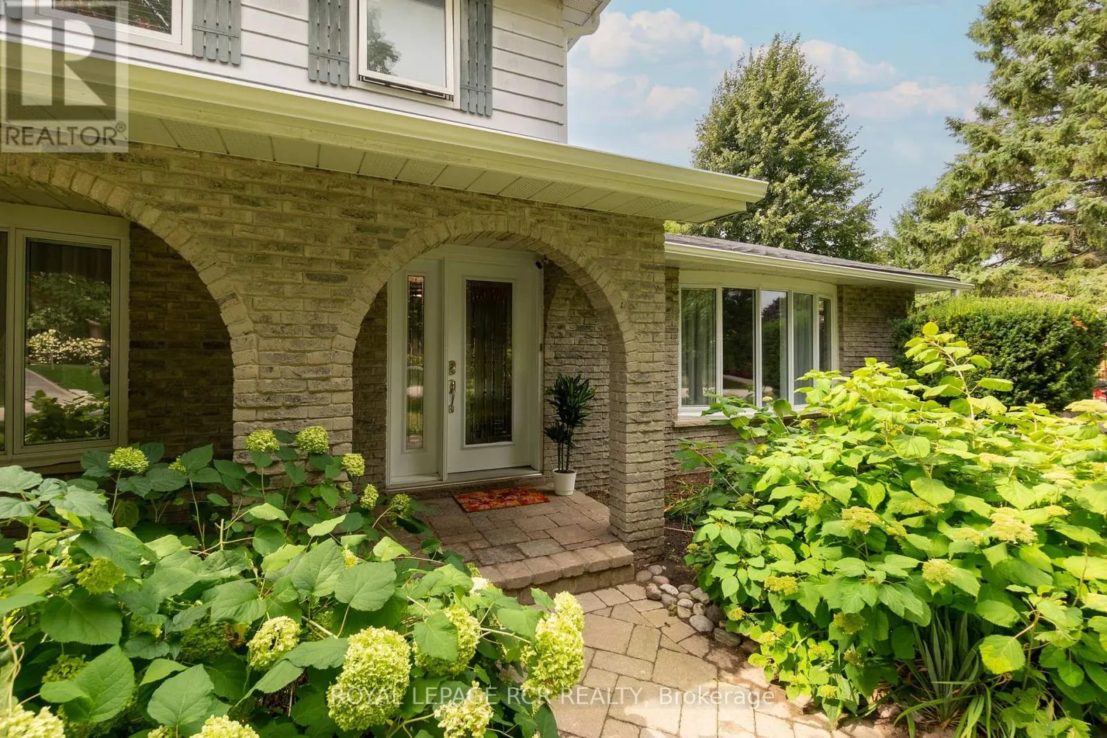 45 WESTVIEW CRESCENT
