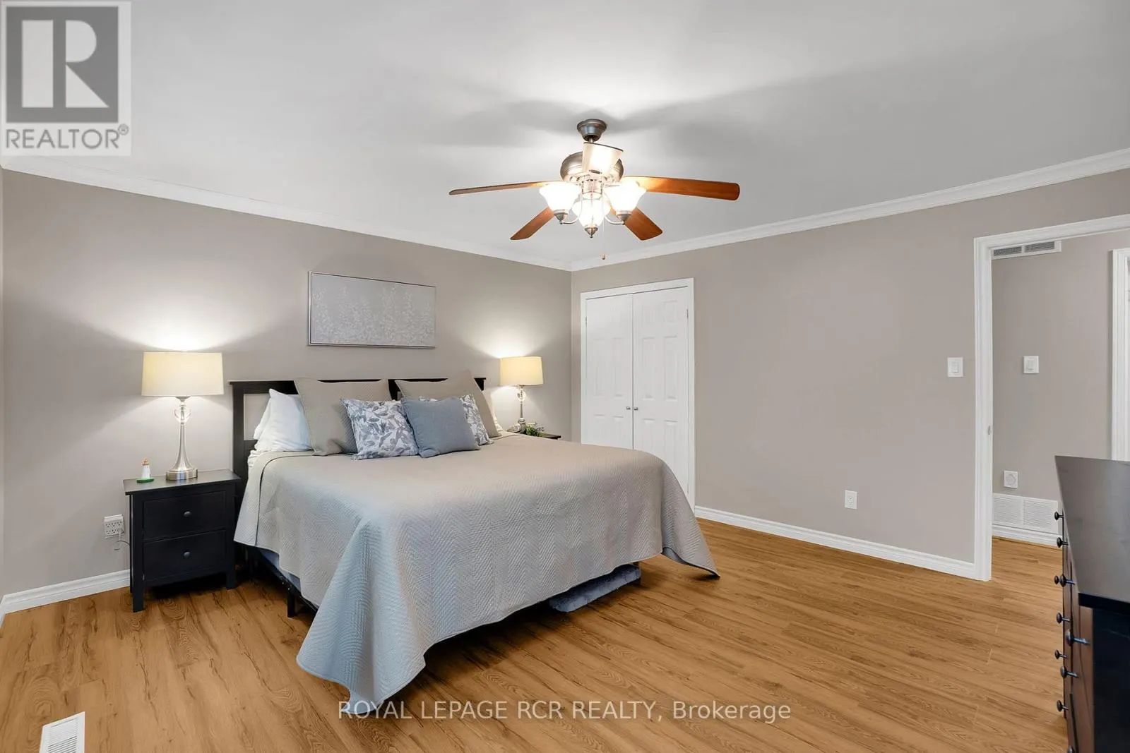 45 WESTVIEW CRESCENT