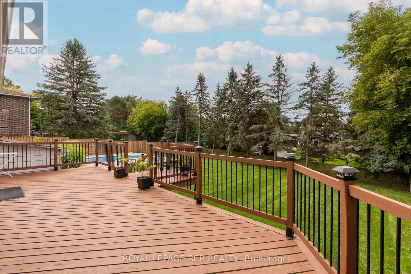 45 WESTVIEW CRESCENT