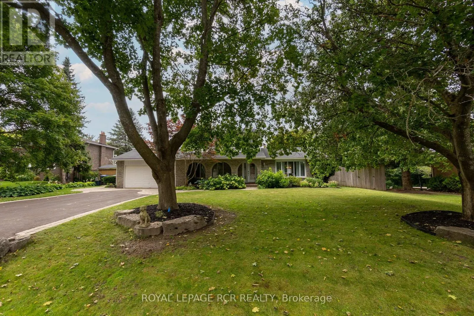 45 WESTVIEW CRESCENT