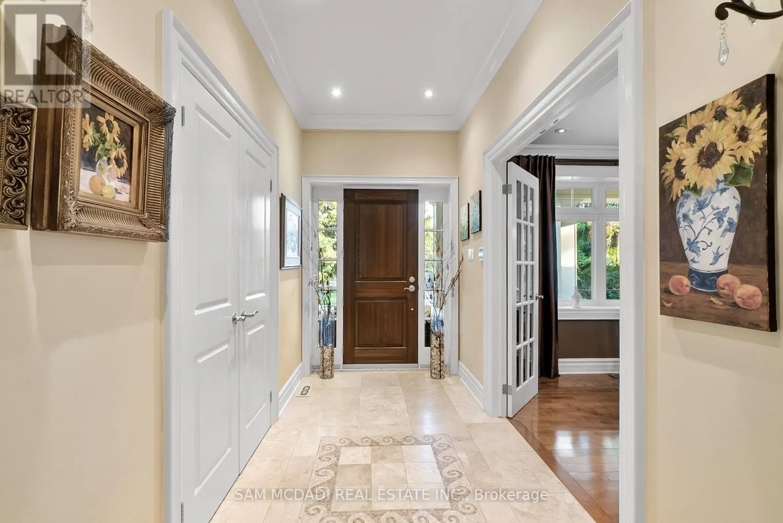 1522 GLENHILL CRESCENT