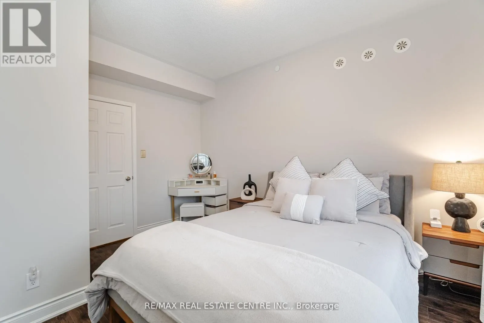 305 - 5705 LONG VALLEY ROAD