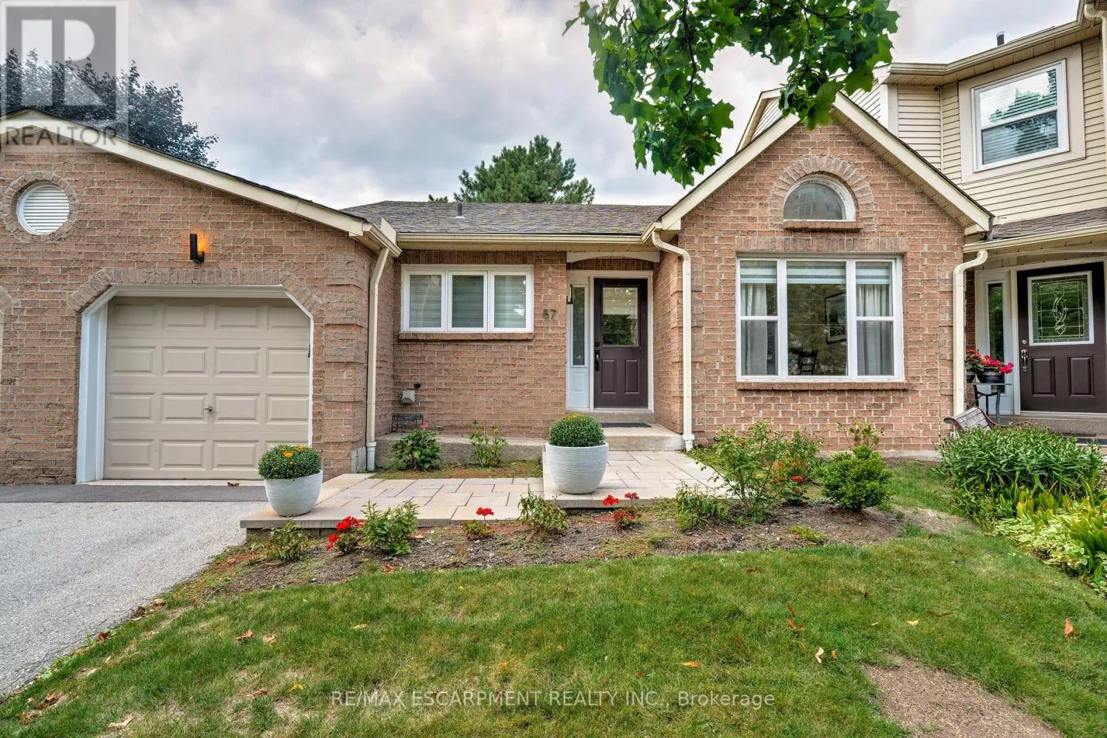 57 - 5255 LAKESHORE ROAD