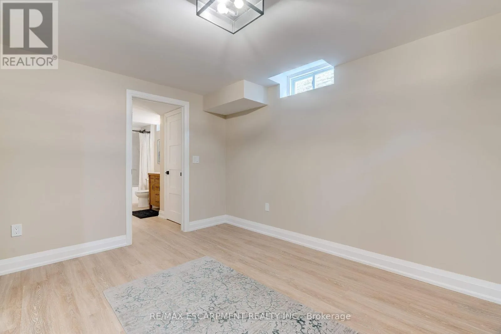 57 - 5255 LAKESHORE ROAD
