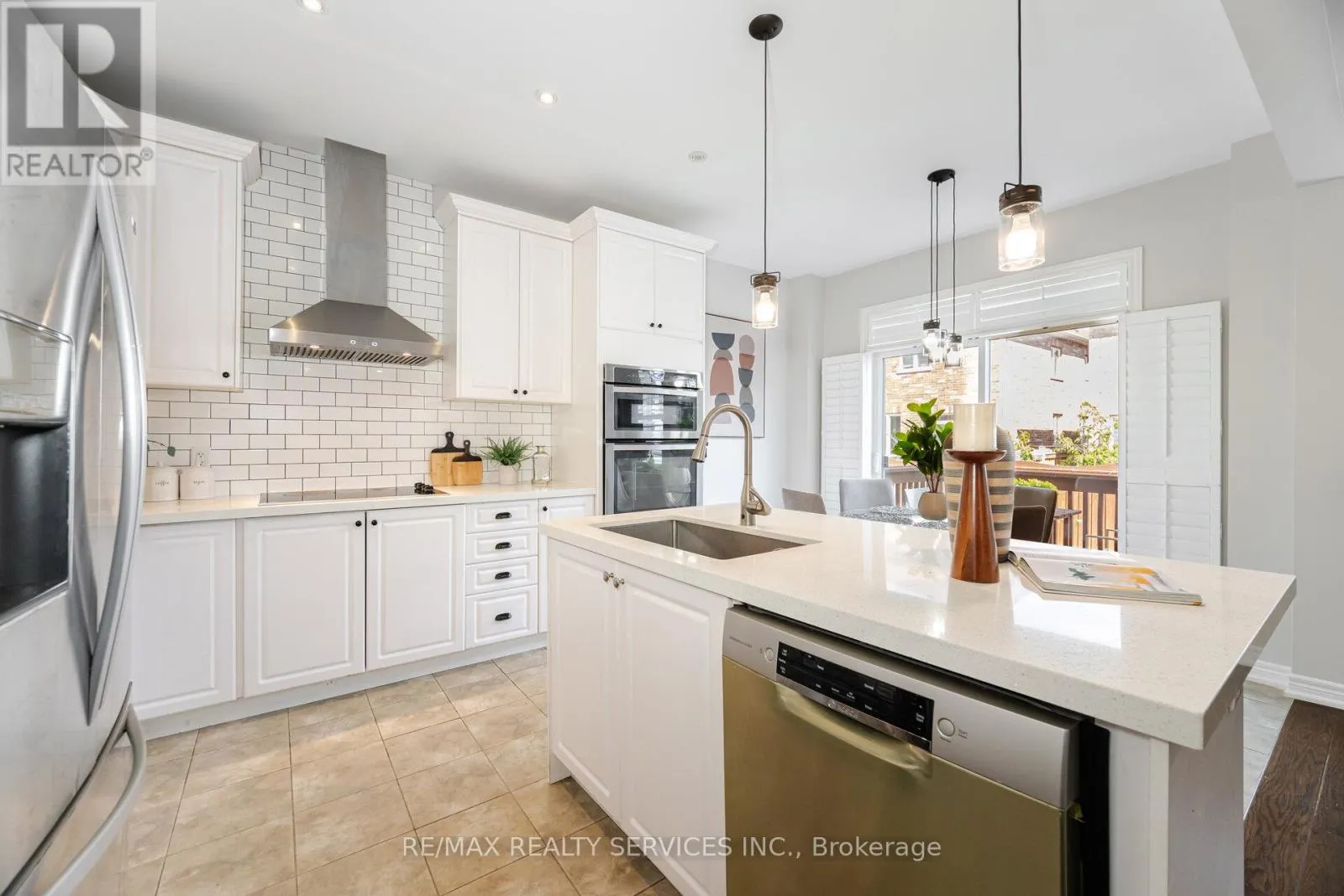 9 MEADOWCREEK ROAD