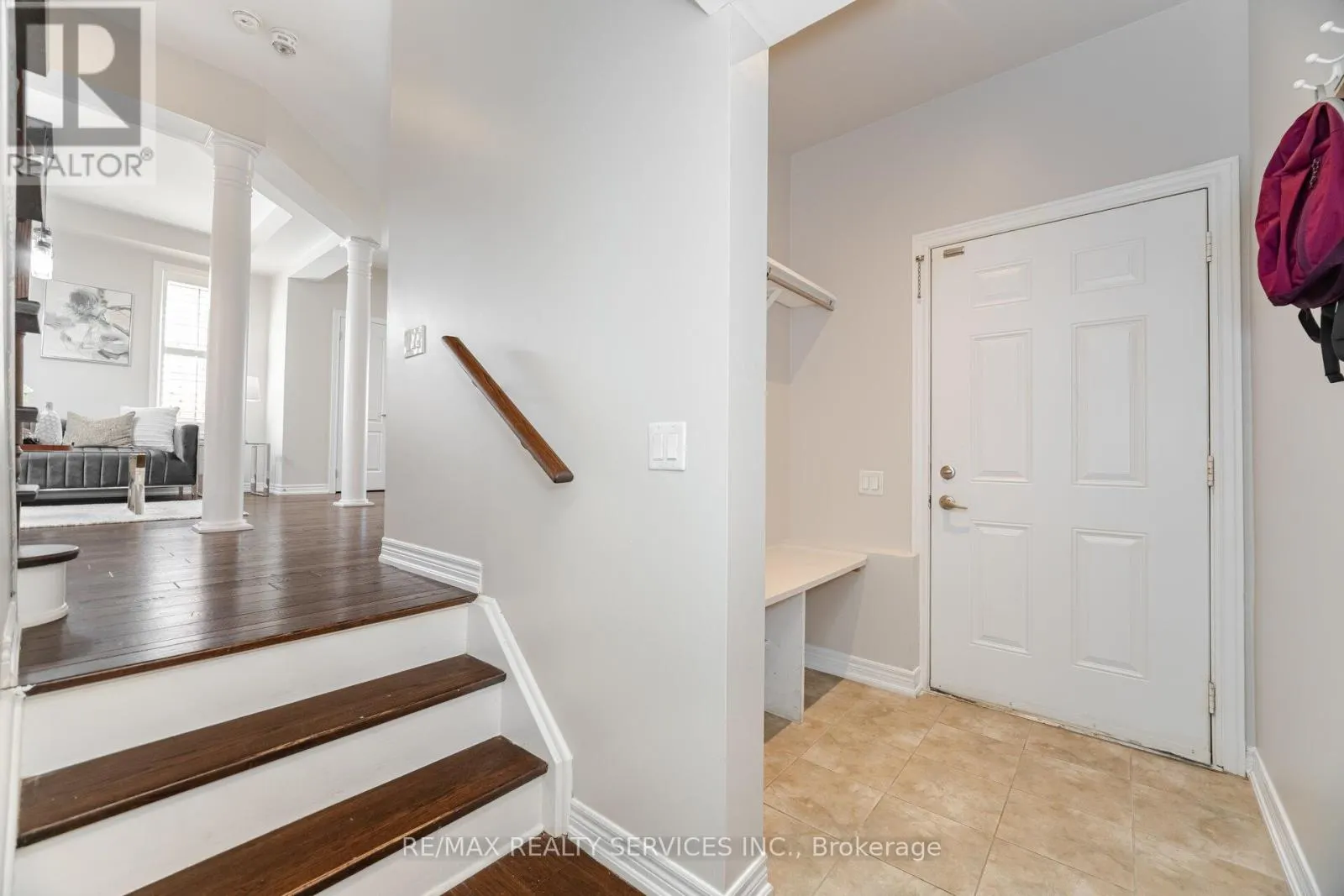 9 MEADOWCREEK ROAD
