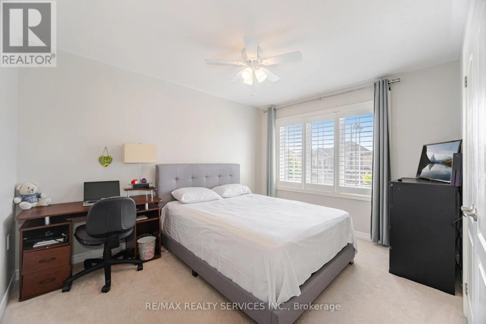 9 MEADOWCREEK ROAD