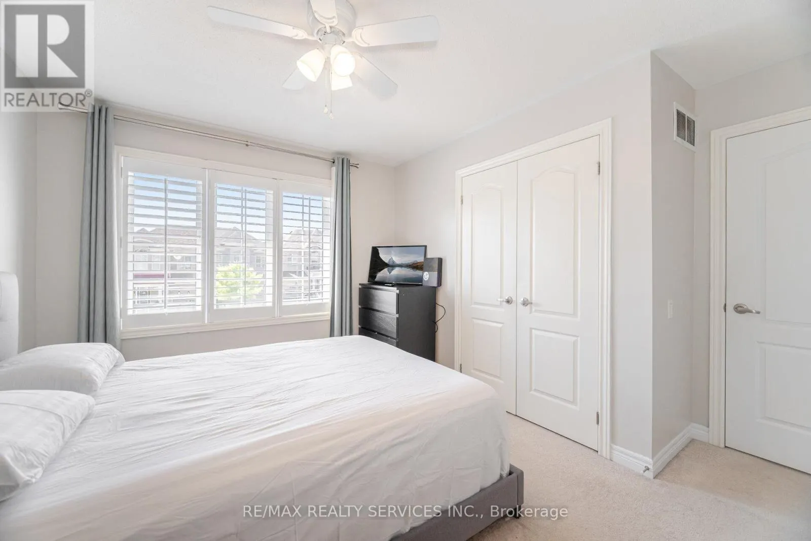 9 MEADOWCREEK ROAD