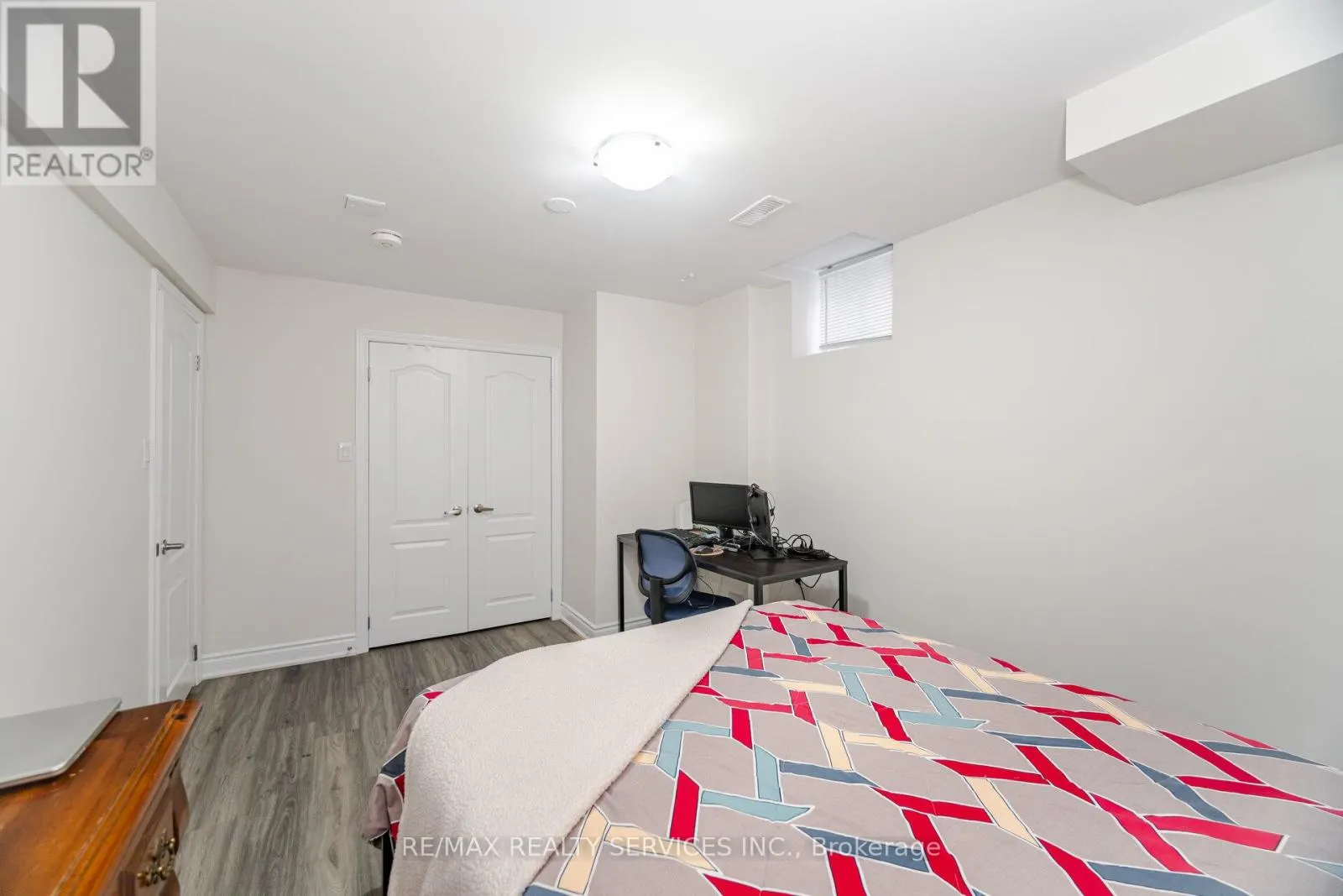 9 MEADOWCREEK ROAD