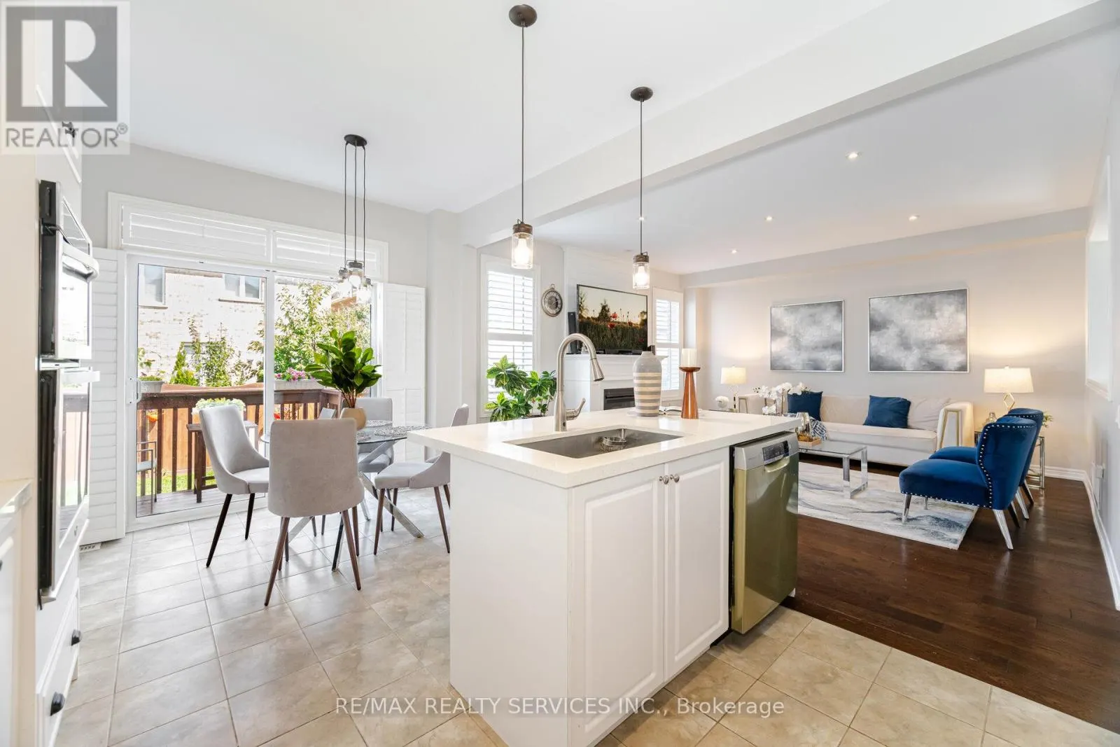 9 MEADOWCREEK ROAD