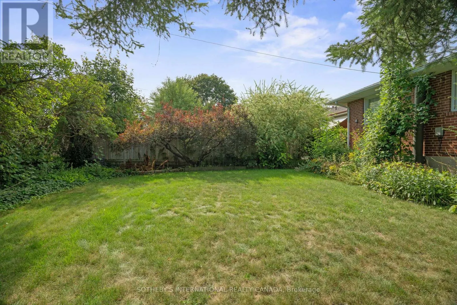 4 RUSCOE CRESCENT