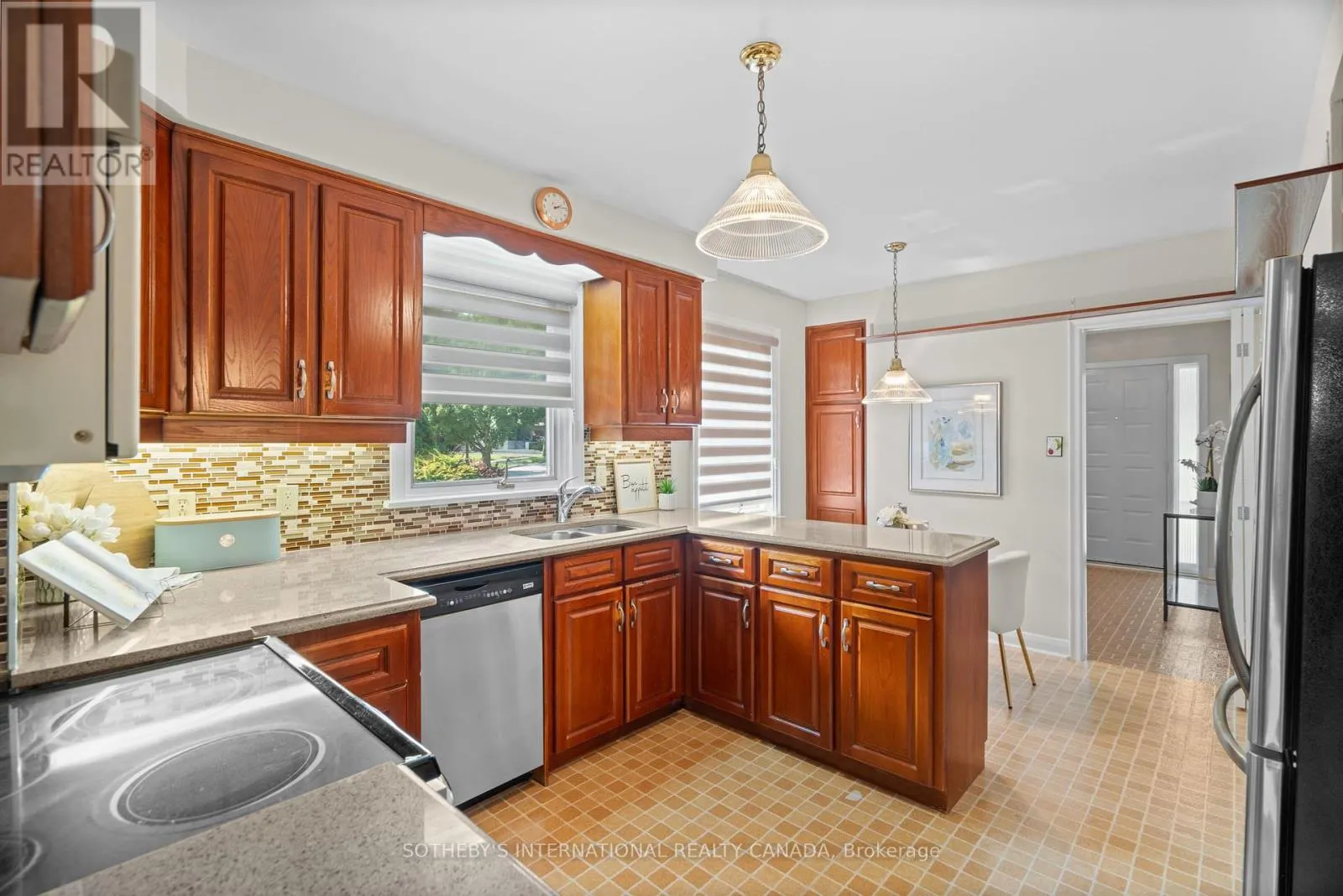 4 RUSCOE CRESCENT