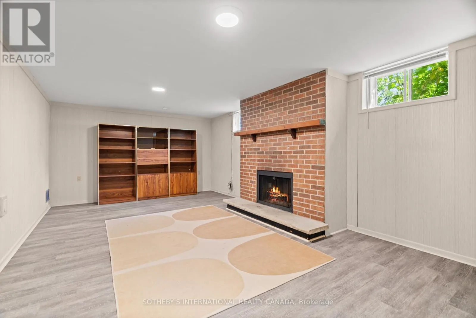 4 RUSCOE CRESCENT