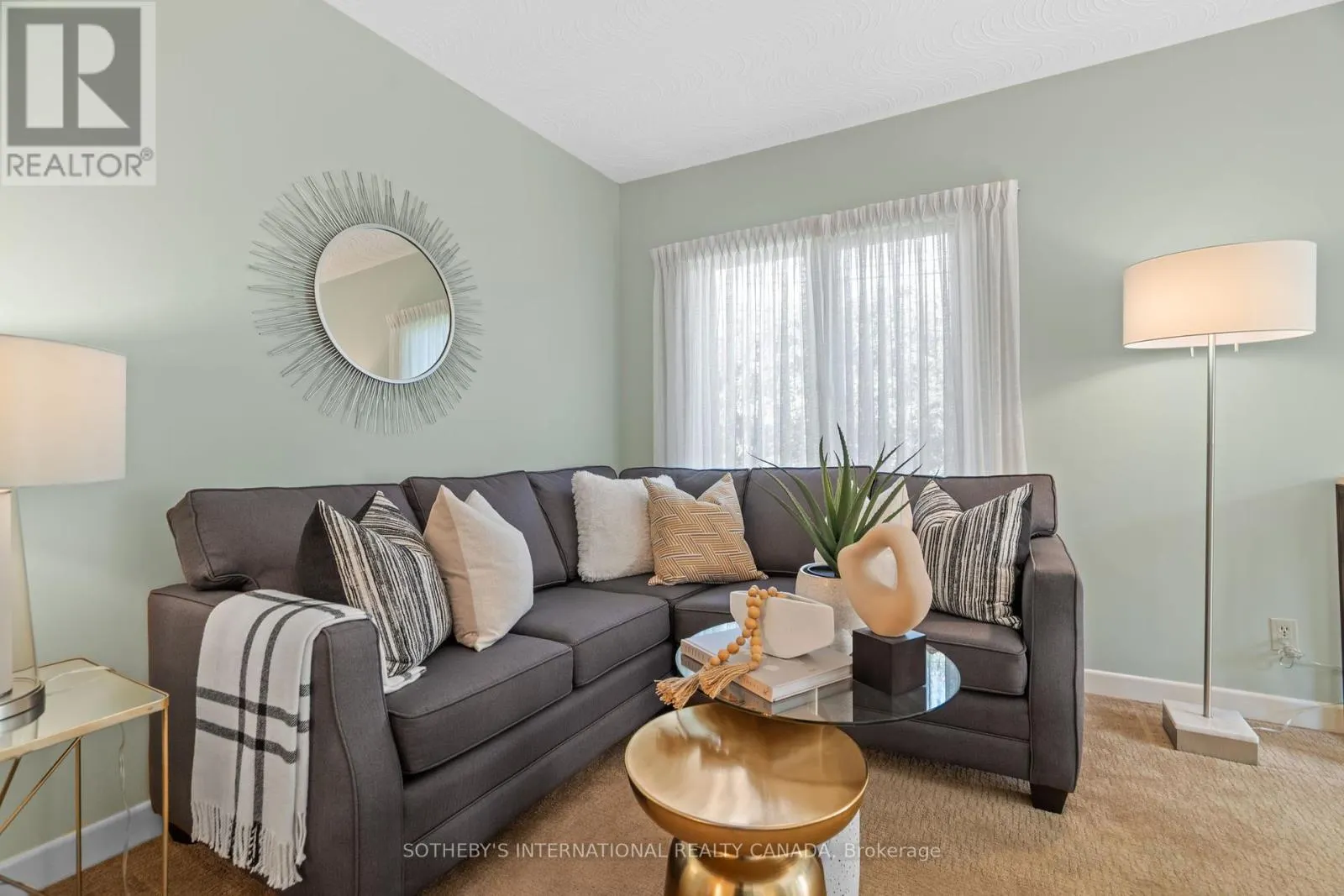 4 RUSCOE CRESCENT