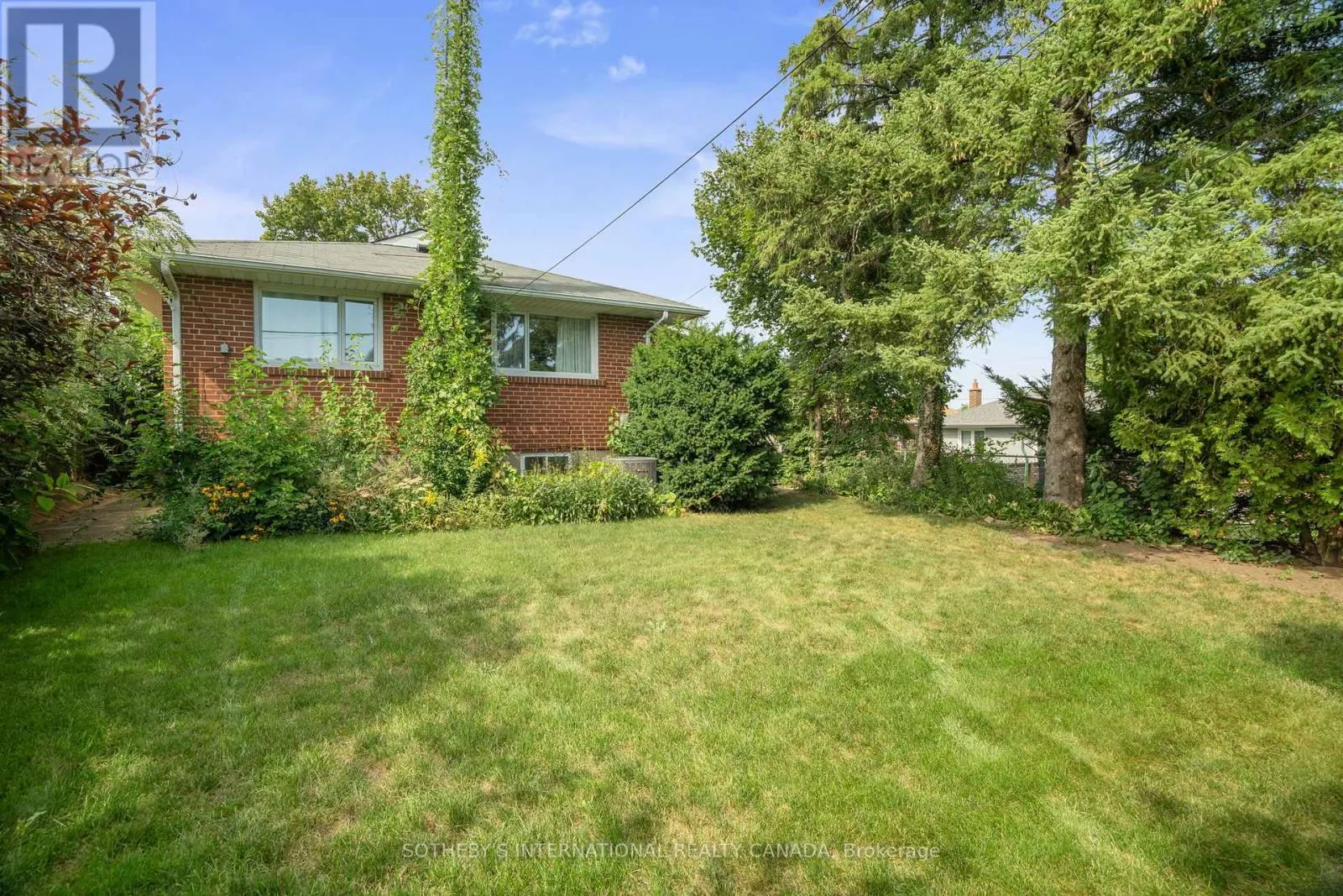4 RUSCOE CRESCENT