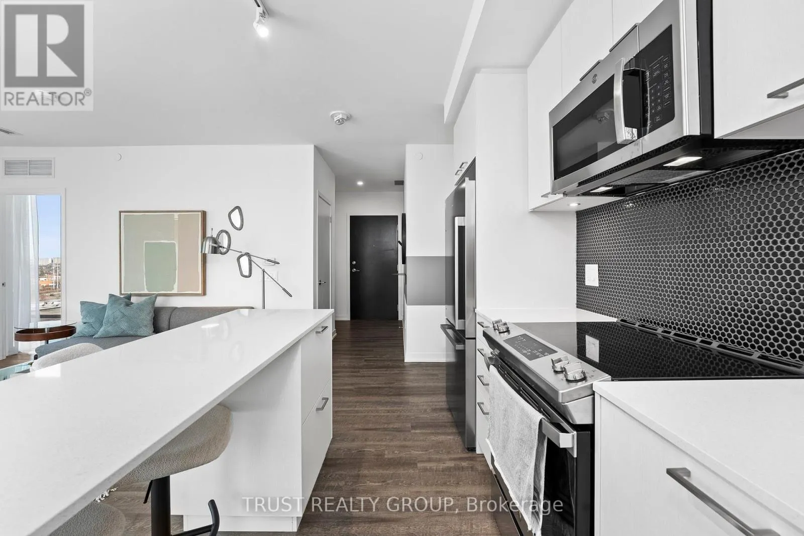 1104 - 1808 ST. CLAIR AVENUE W