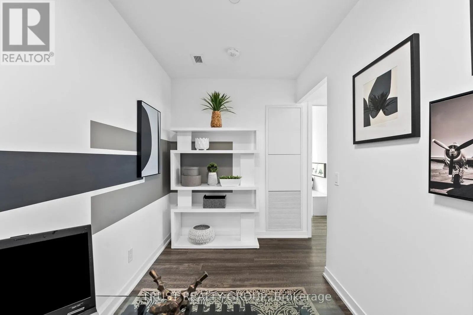 1104 - 1808 ST. CLAIR AVENUE W