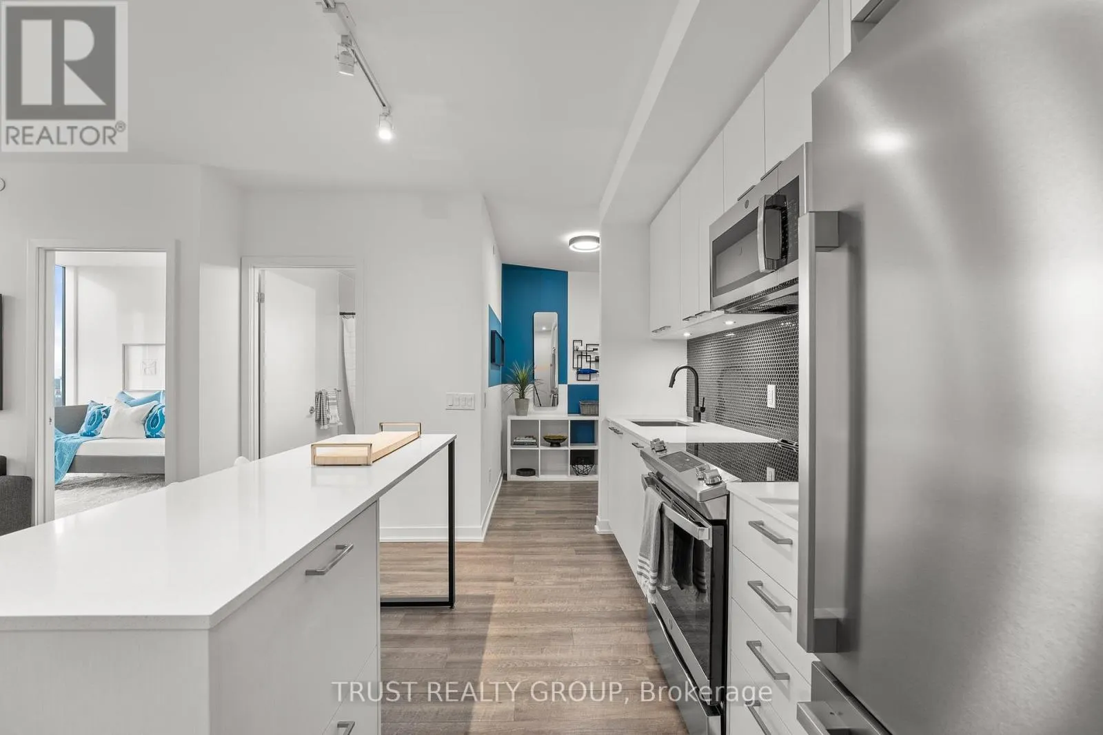 1102 - 1808 ST. CLAIR AVENUE W