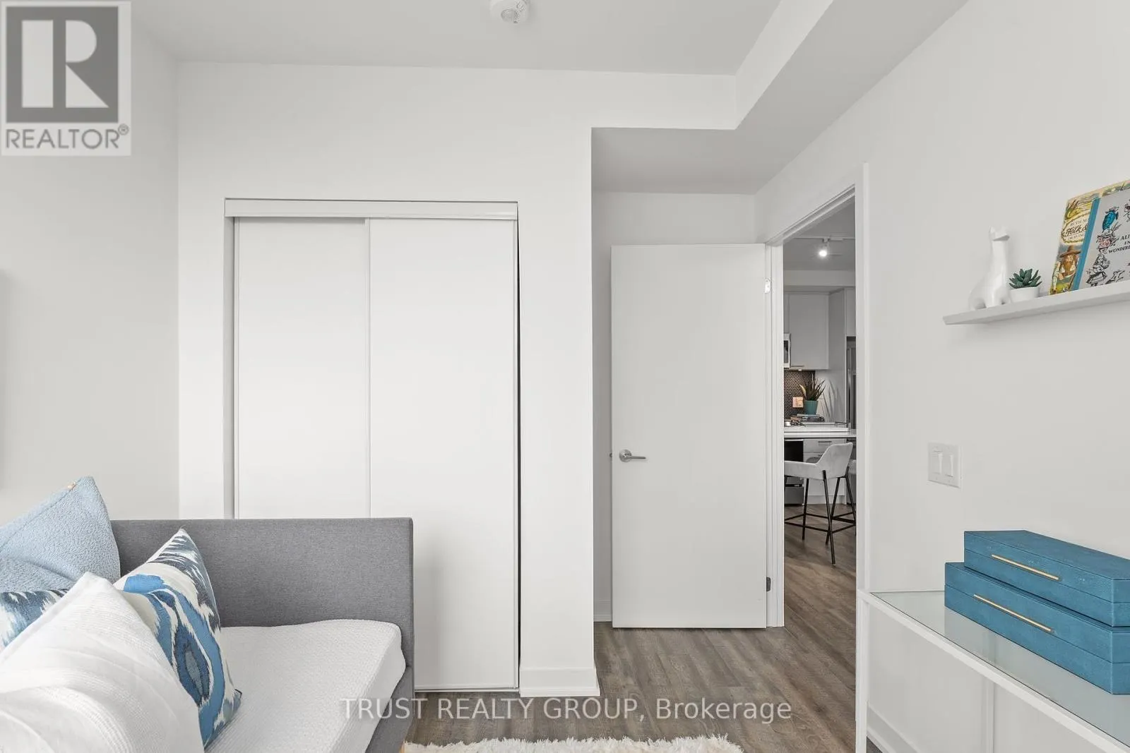 1102 - 1808 ST. CLAIR AVENUE W