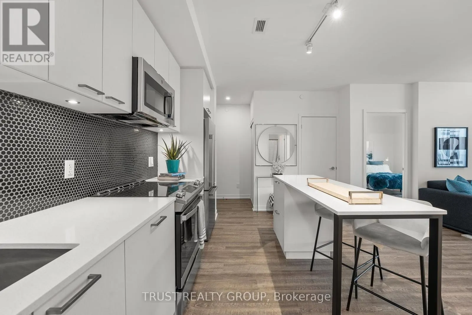 1102 - 1808 ST. CLAIR AVENUE W