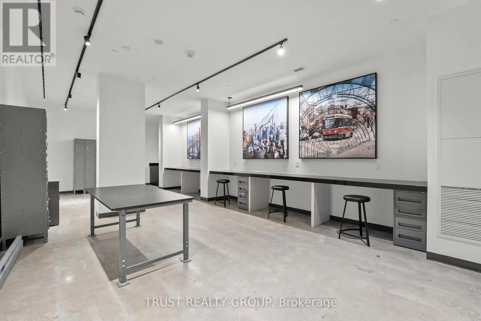 1102 - 1808 ST. CLAIR AVENUE W