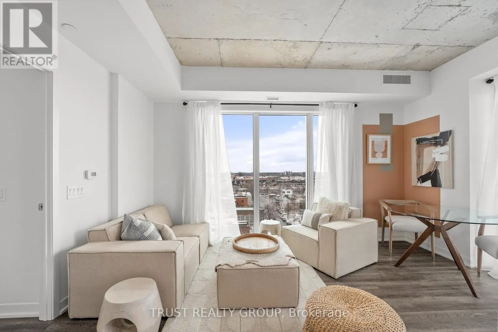 911 - 1808 ST. CLAIR AVENUE W