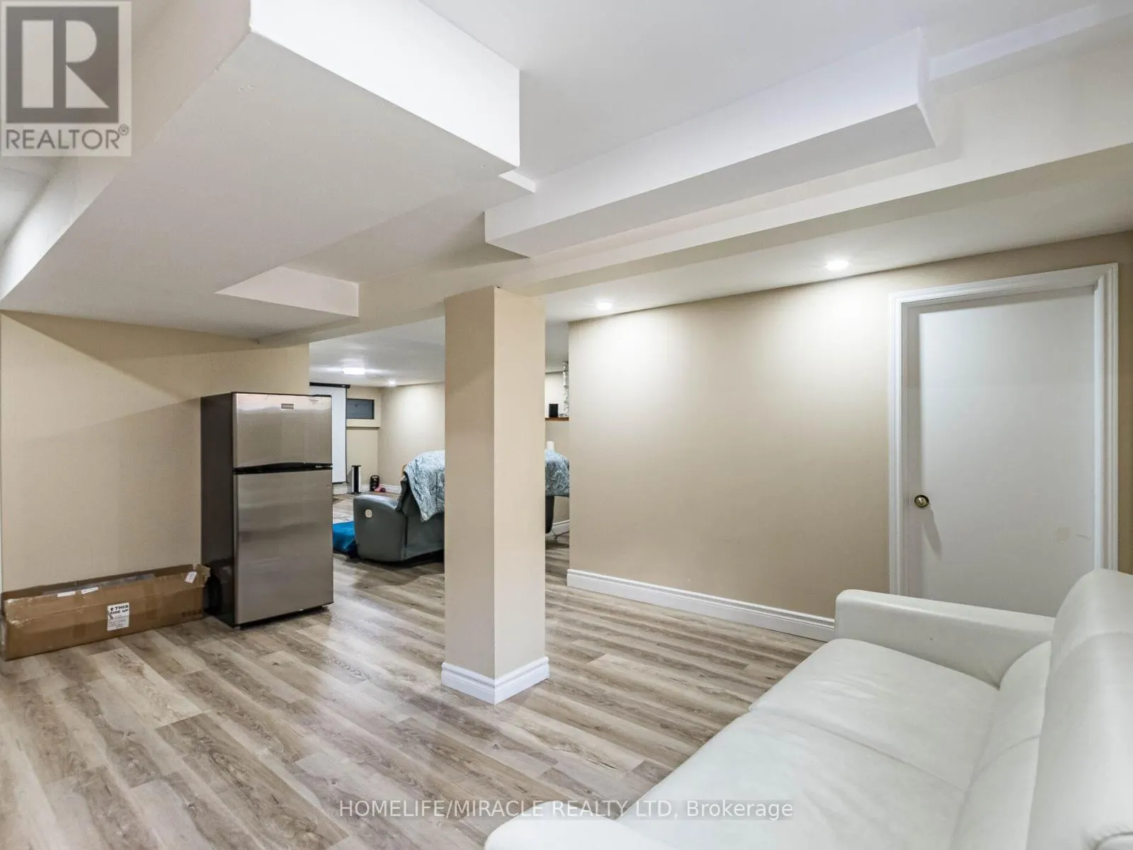 37 VISTA DRIVE