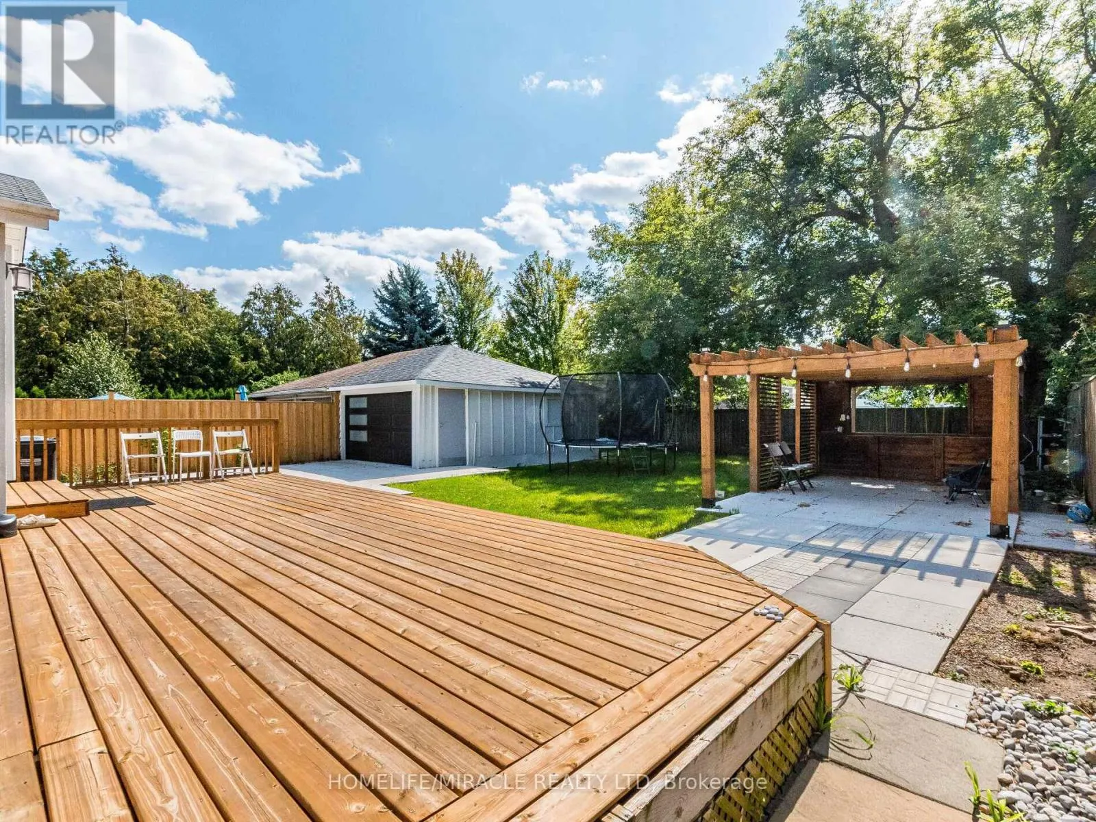 37 VISTA DRIVE