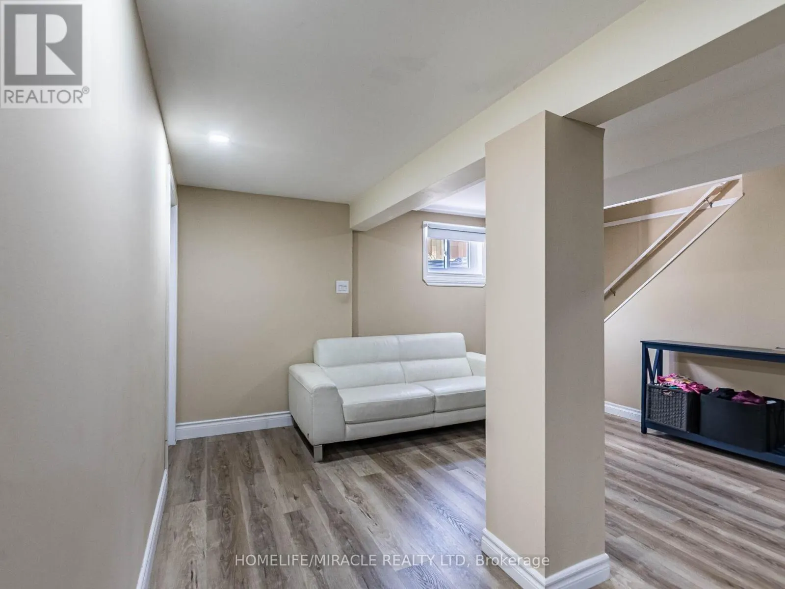 37 VISTA DRIVE