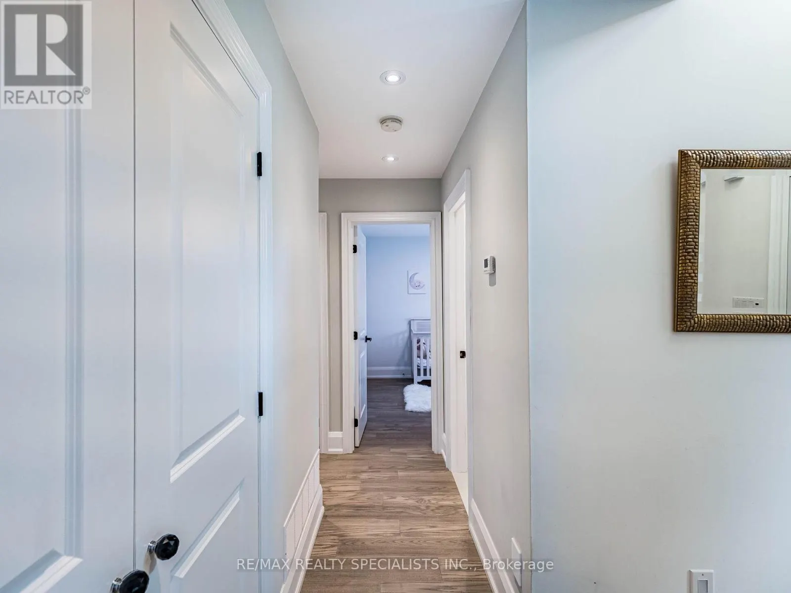 16 LESBURY AVENUE