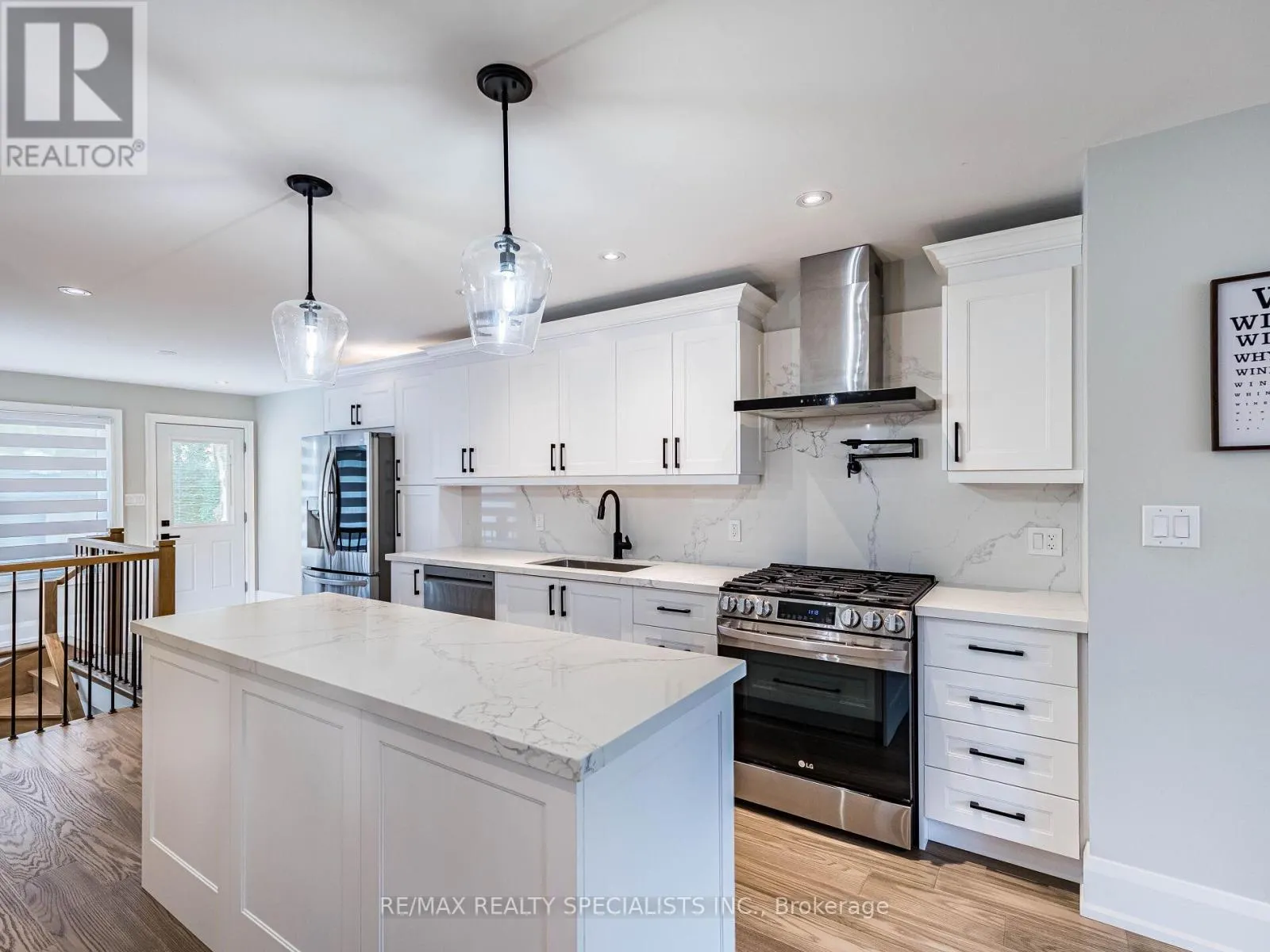 16 LESBURY AVENUE