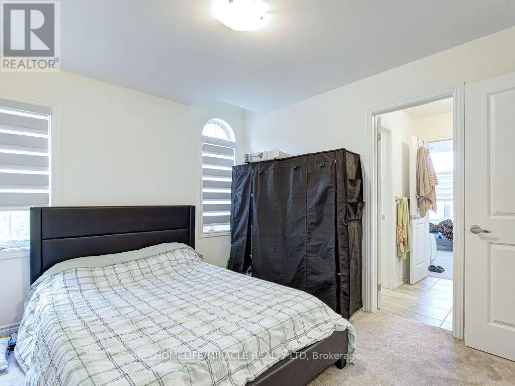 8 JENWOOD CRESCENT