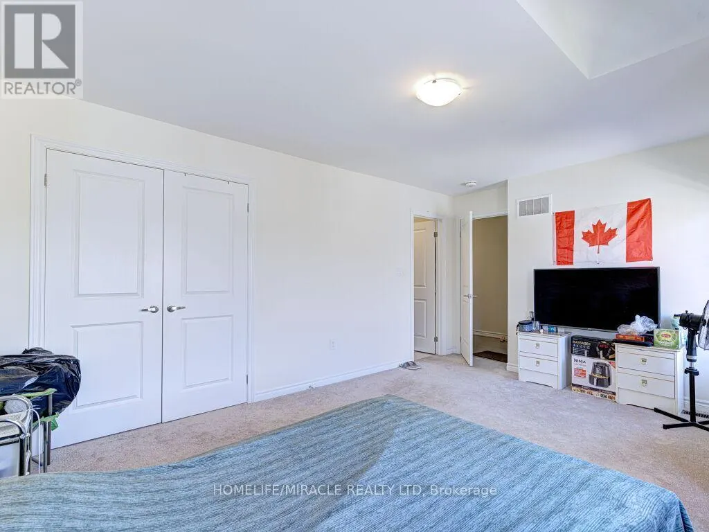 8 JENWOOD CRESCENT
