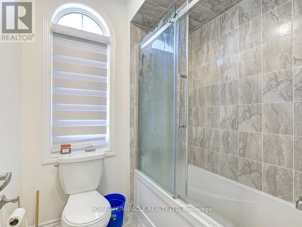 8 JENWOOD CRESCENT