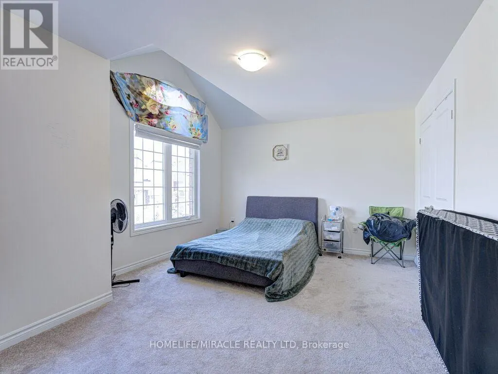 8 JENWOOD CRESCENT