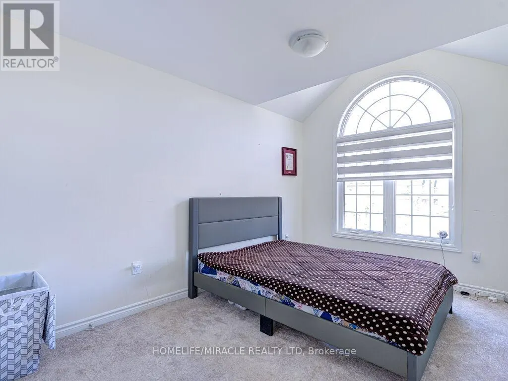 8 JENWOOD CRESCENT