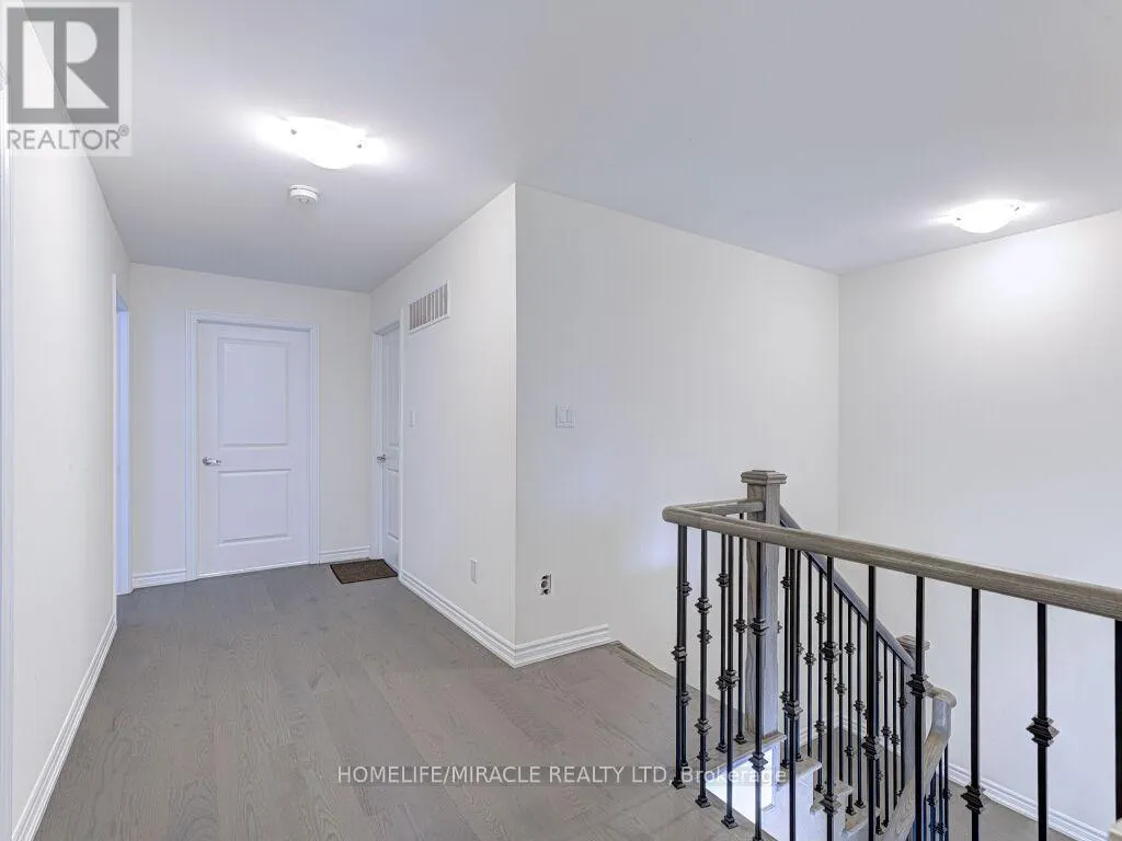 8 JENWOOD CRESCENT