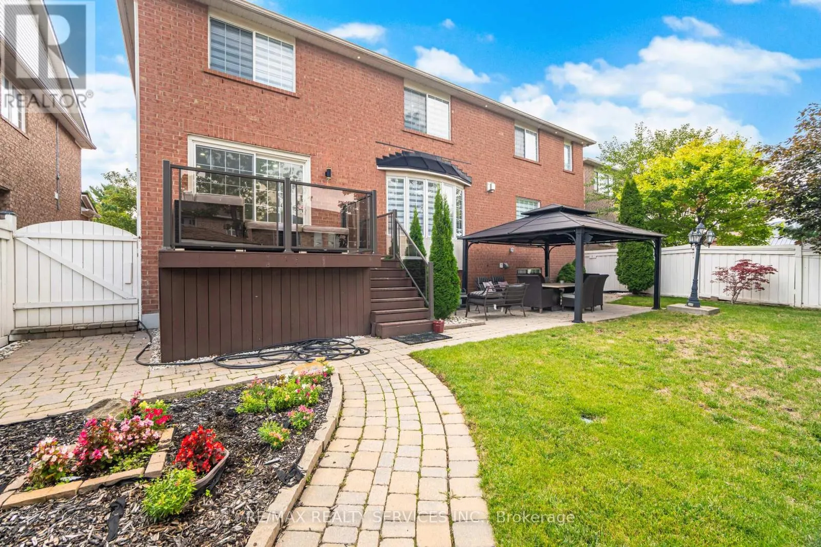 19 RICHLAND CRESCENT