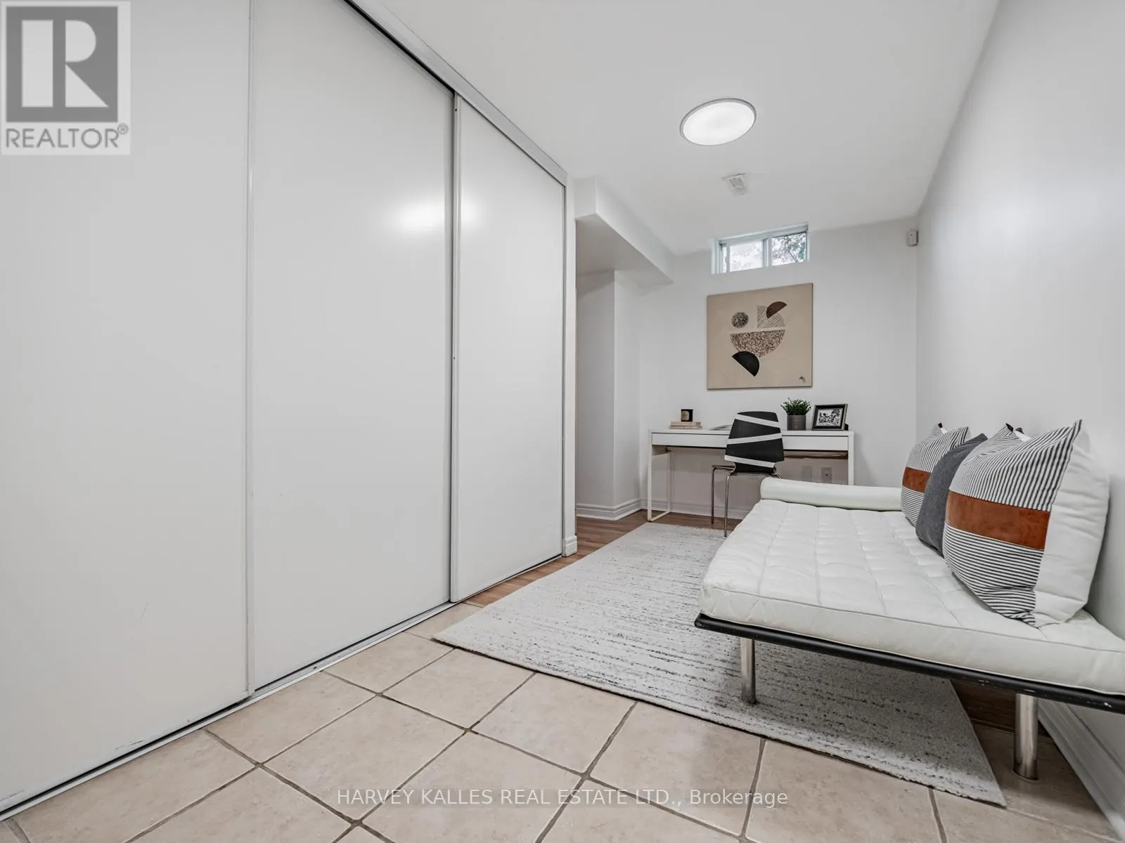 52 MARKET GARDEN MEWS