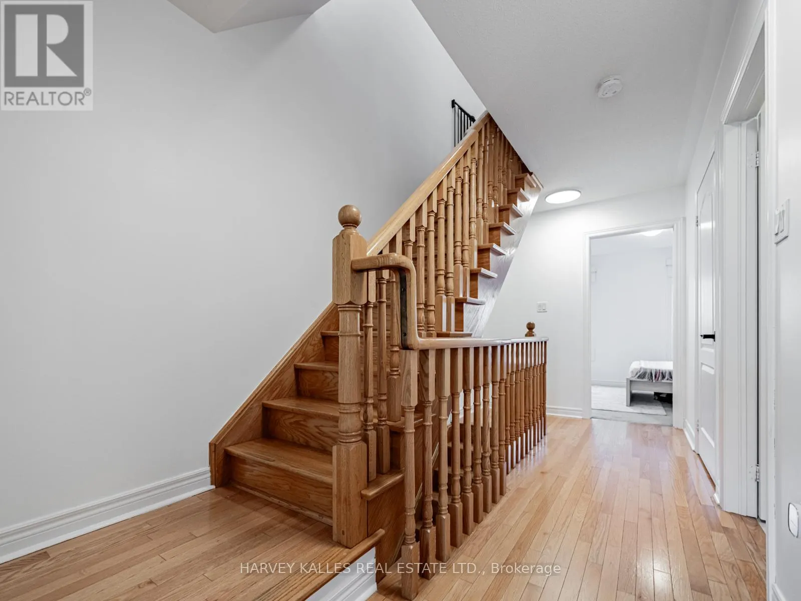 52 MARKET GARDEN MEWS