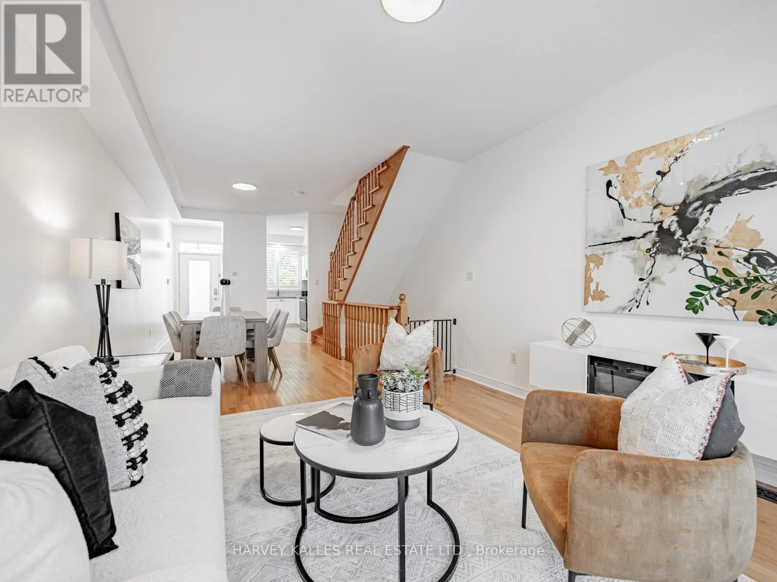 52 MARKET GARDEN MEWS