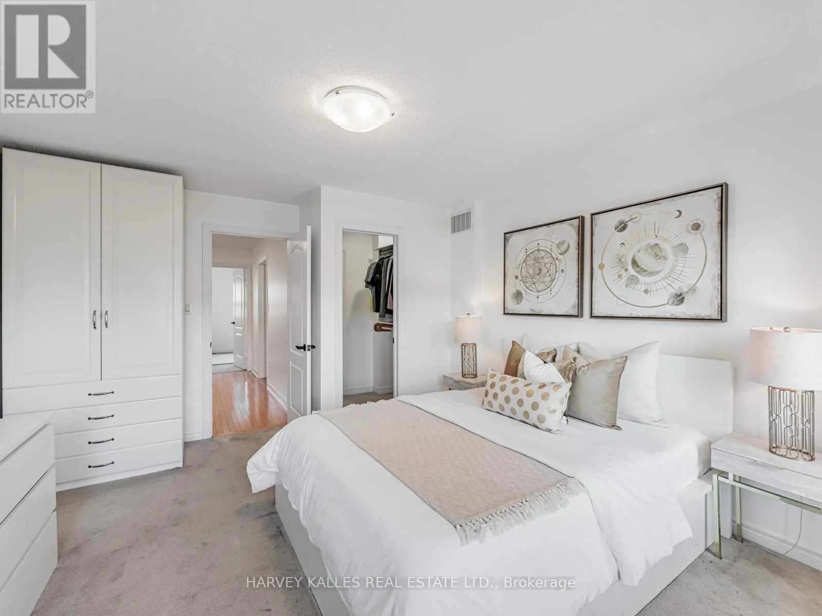 52 MARKET GARDEN MEWS